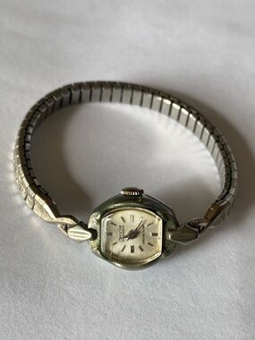 Orvin 21 jewel Vintage Silver-Tone Ladies Wristwatch